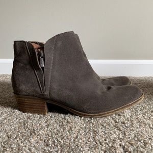 EUC lucky brand suede ankle boots